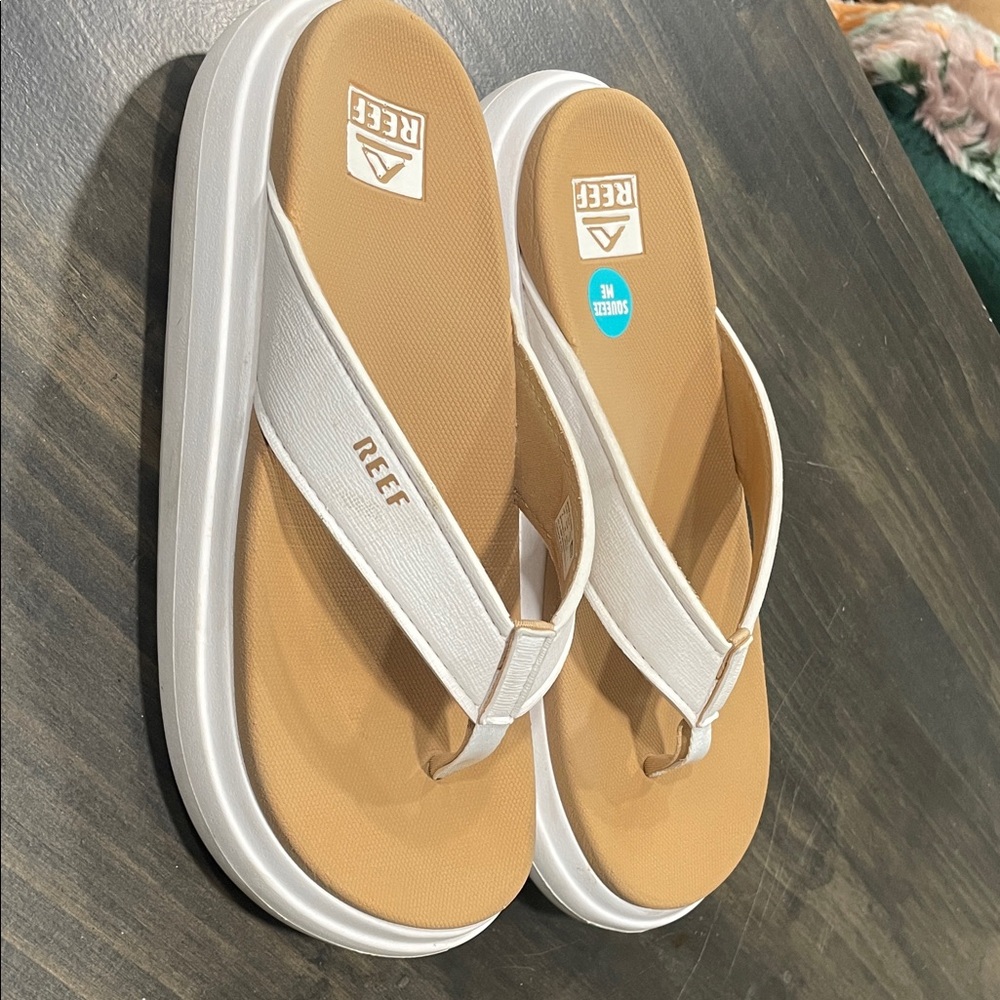 Reef Women's White and Tan Sandals